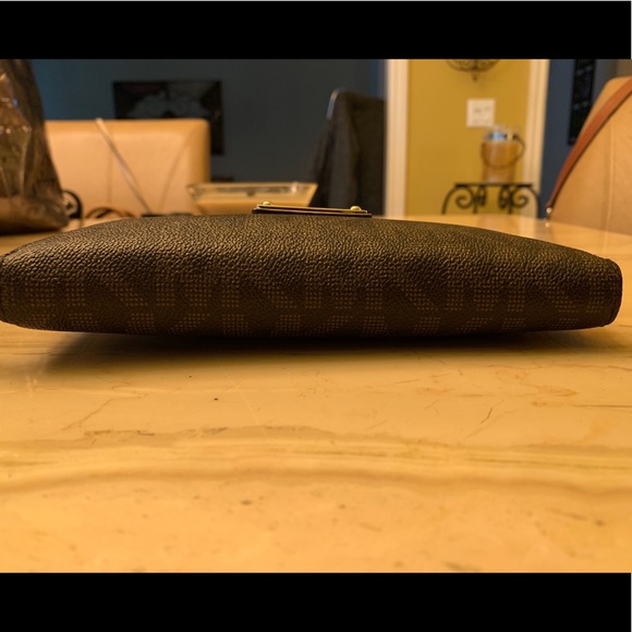 Michael Kors Wallet - Picture 3 of 8